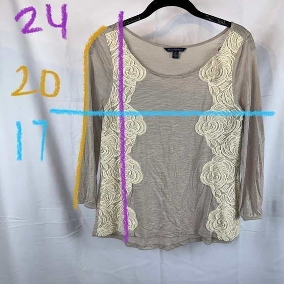 American Eagle Shirt Quarter Sleeves Floral Lace Overlay Crewneck Pullover Top - Picture 9 of 10